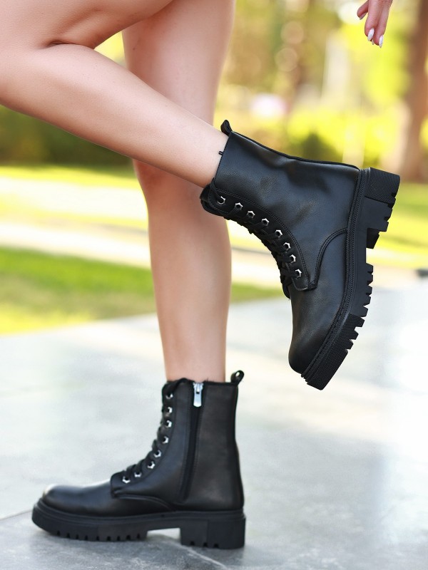 Bria  Siyah Cilt Bağcıklı Bot