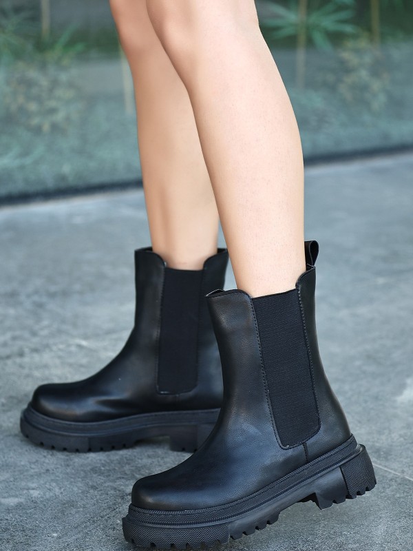 Derla Siyah Cilt Topuklu Bot