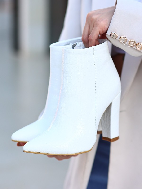 Loora Beyaz Rugan Desenli Topuklu Bot