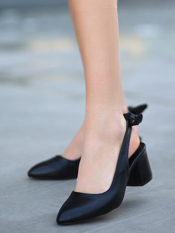 Poly Siyah Cilt Topuklu Ayakkabı