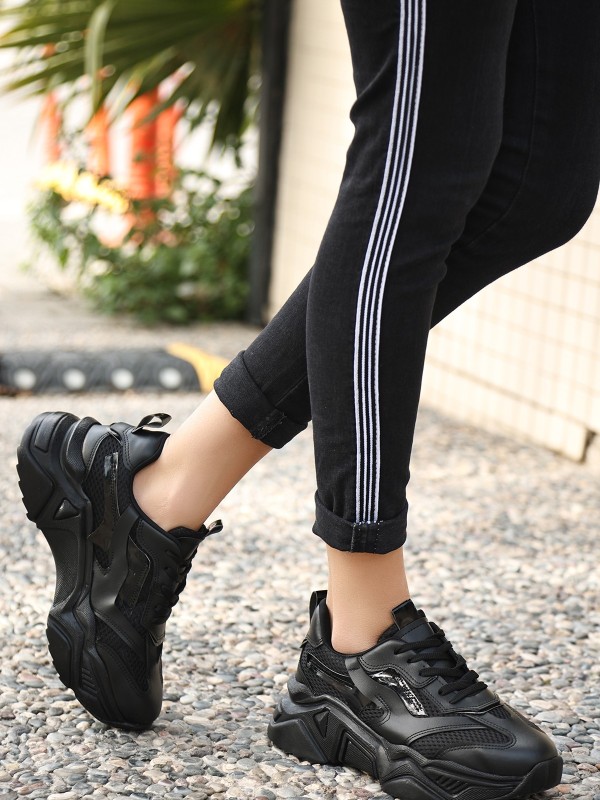 Dica Siyah Cilt Bağcıklı Spor Ayakkabı