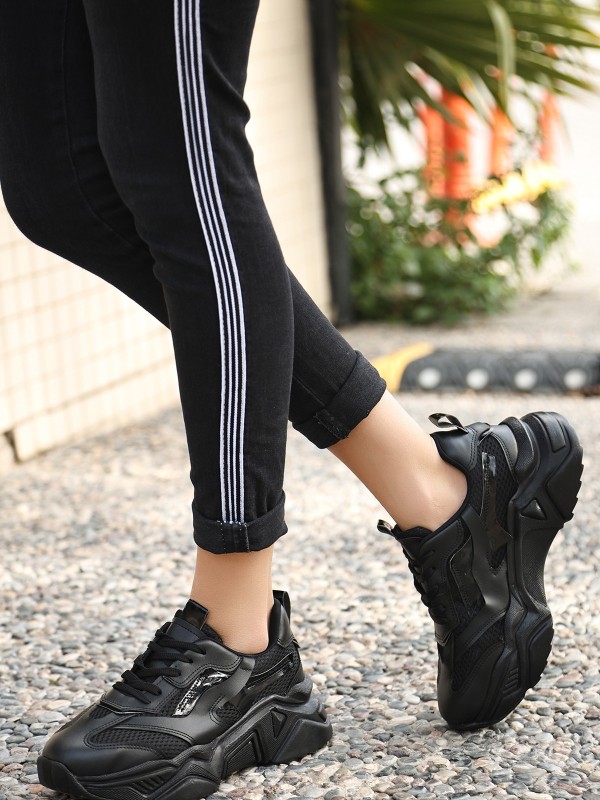 Dica Siyah Cilt Bağcıklı Spor Ayakkabı