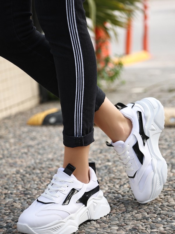 Dica Beyaz Cilt Siyah Detaylı Bağcıklı Spor Ayakkabı