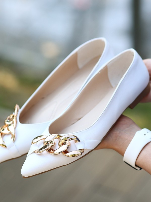 Popi Beyaz Cilt Zincirli Babet Ayakkabı Popi Beyaz Cilt Zincirli Babet Ayakkabı