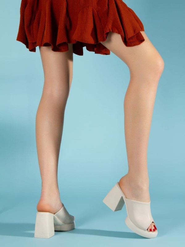 Diar Bej Cilt Topuklu Terlik