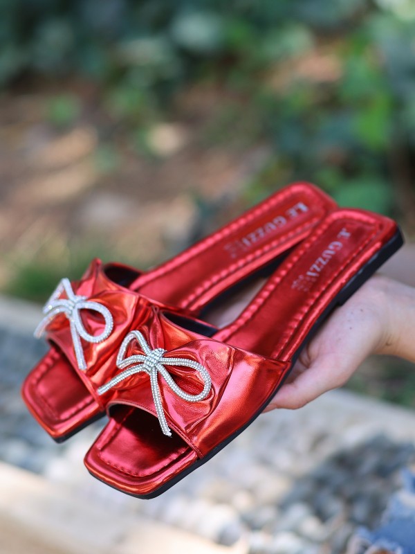 Ciar Kırmızı Rugan Fiyonklu Terlik