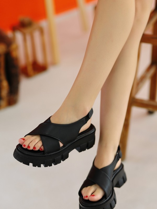 Cesi Siyah Cilt Sandalet