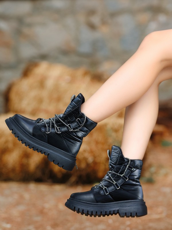 Toina Siyah Cilt Kar Botu