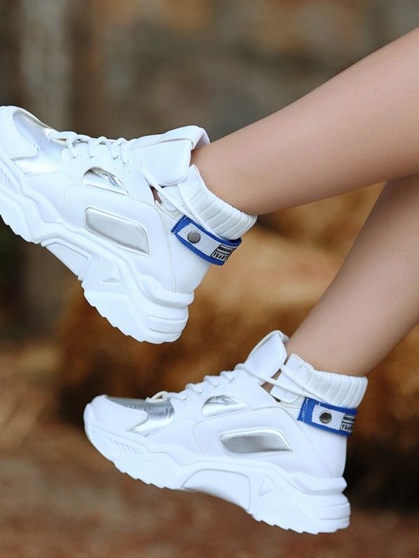 Nolli Beyaz Cilt Bağcıklı Bot