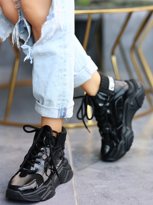 Nolli Siyah Cilt Bağcıklı Bot