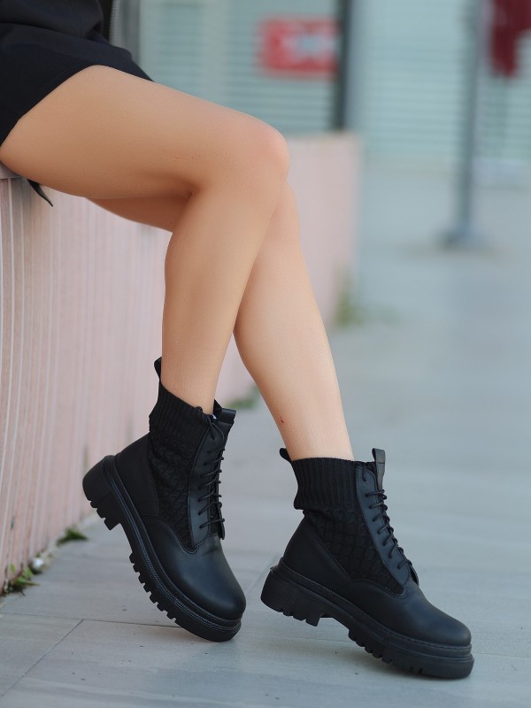 Utag Siyah Cilt Bağcıklı Bot