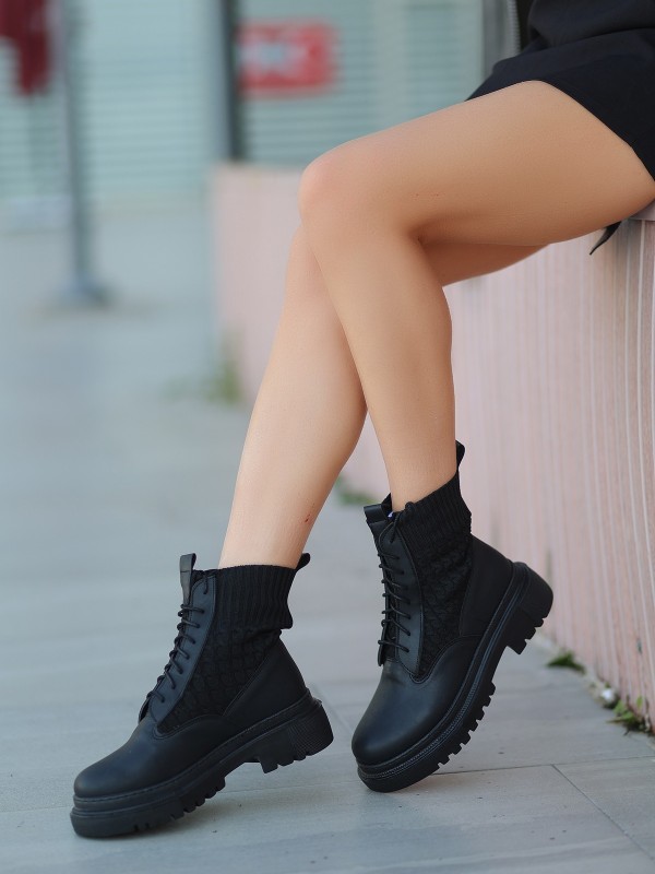 Utag Siyah Cilt Bağcıklı Bot