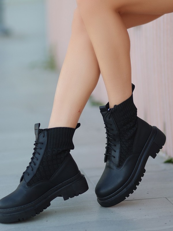 Utag Siyah Cilt Bağcıklı Bot