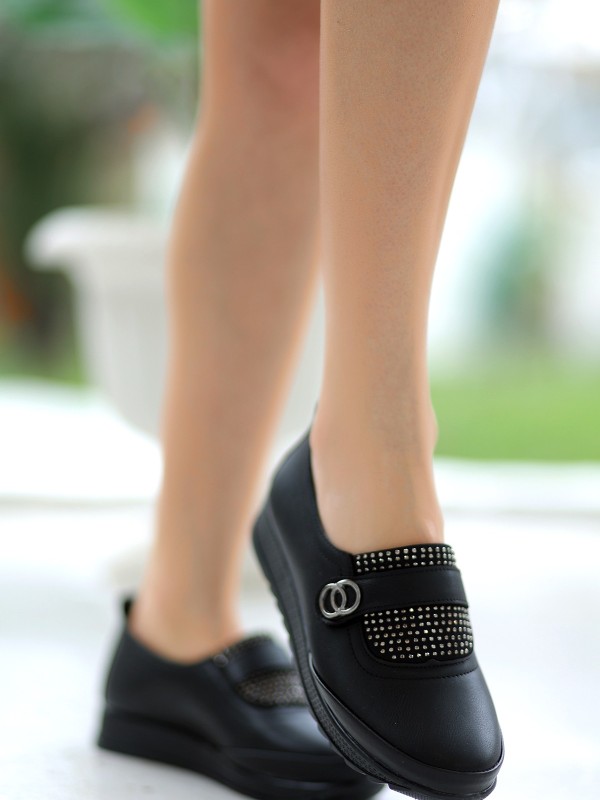 Amma  Siyah Cilt Boncuk Detaylı Spor Ayakkabı