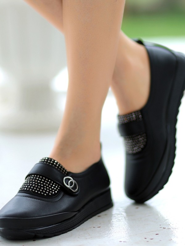 Amma  Siyah Cilt Boncuk Detaylı Spor Ayakkabı