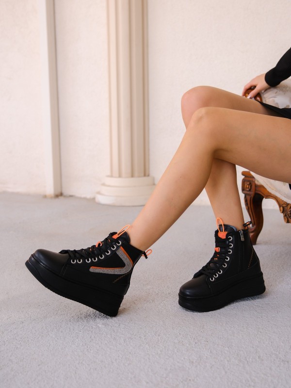 Pone Siyah Cilt Turuncu Detaylı Bağcıklı Bot