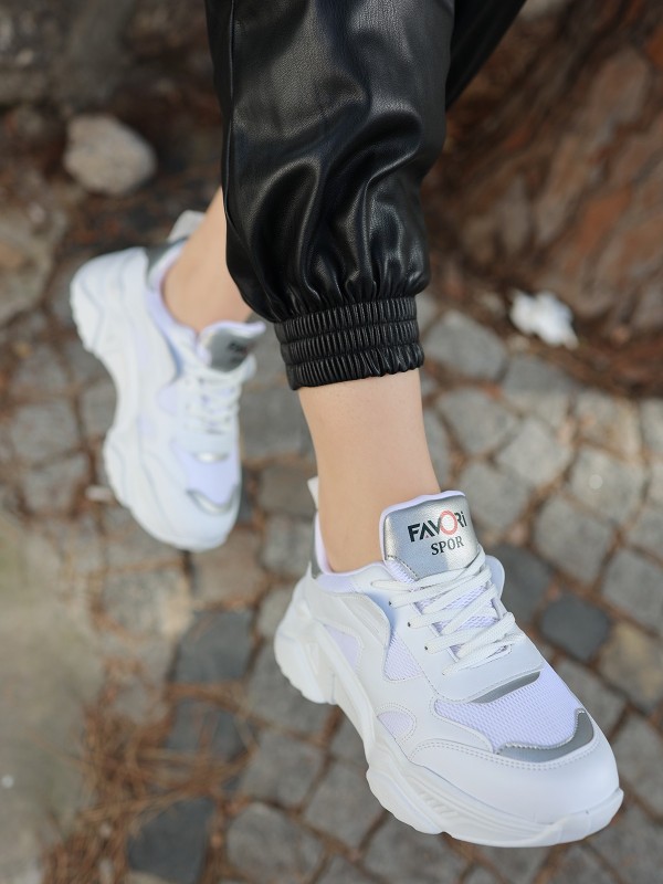 Wita Beyaz Cilt Bağcıklı Spor Ayakkabı