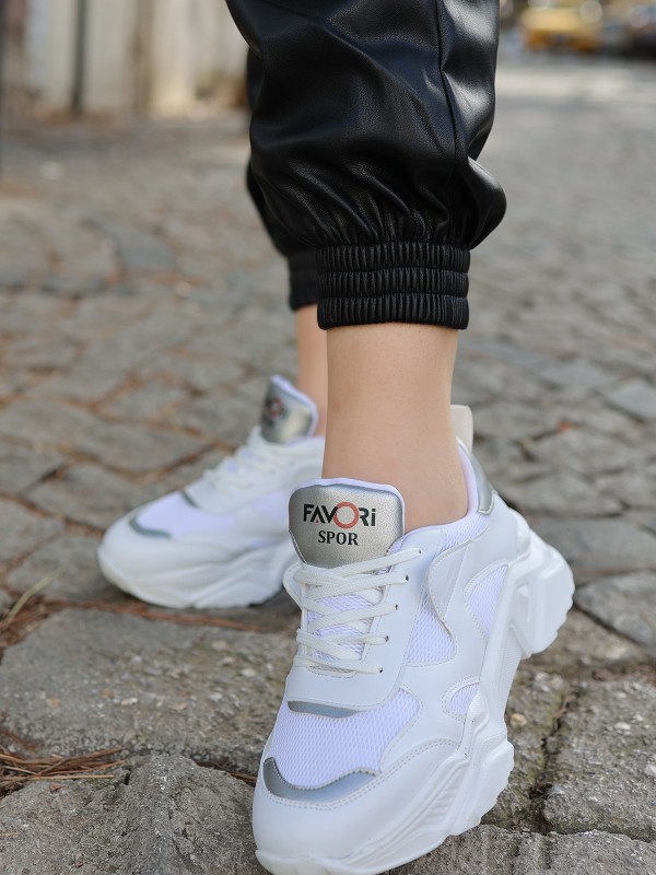 Wita Beyaz Cilt Bağcıklı Spor Ayakkabı