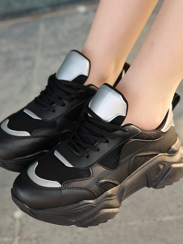 Wita Siyah Cilt Bağcıklı Spor Ayakkabı Wita Siyah Cilt Bağcıklı Spor Ayakkabı