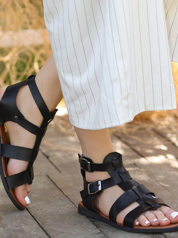 Kamila Siyah Deri Siyah Tabanlı Sandalet