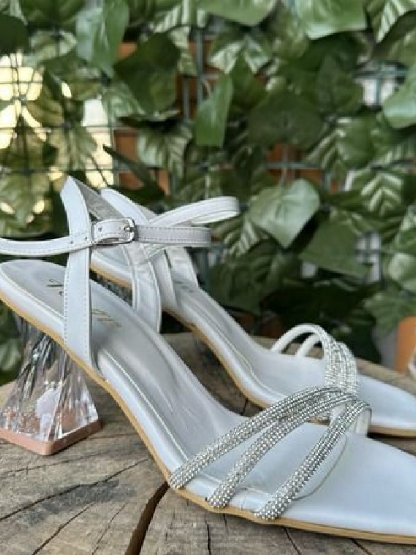 Todor Beyaz Cilt Topuklu Ayakkabı