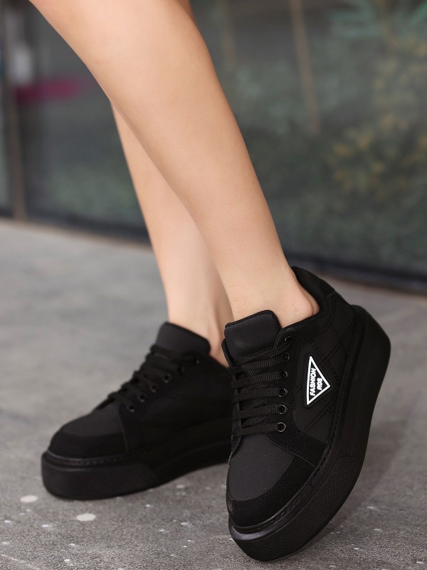 Julya Siyah Cilt Bağcıklı Spor Ayakkabı