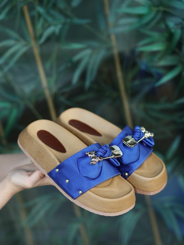 Jude Saks Mavisi Saten Ayıcıklı Terlik