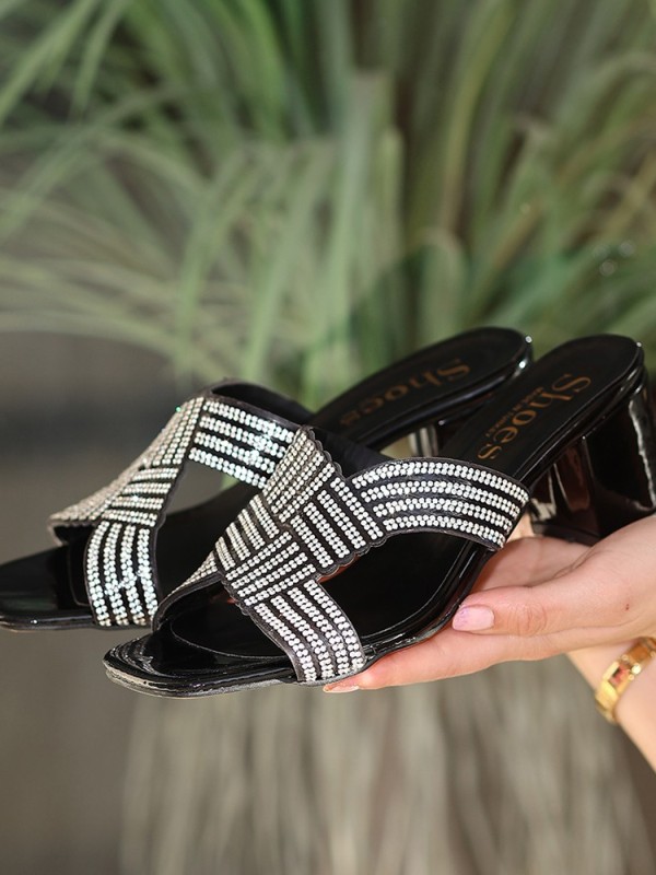 Darla Siyah Rugan Topuklu Terlik