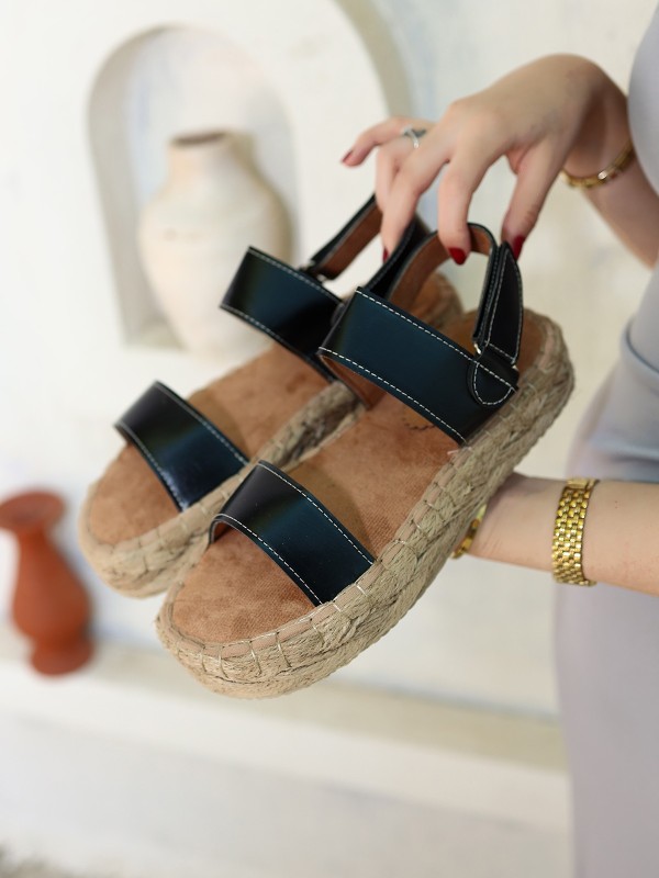 Wery Siyah Cilt Cırt Cırtlı Sandalet Wery Siyah Cilt Cırt Cırtlı Sandalet