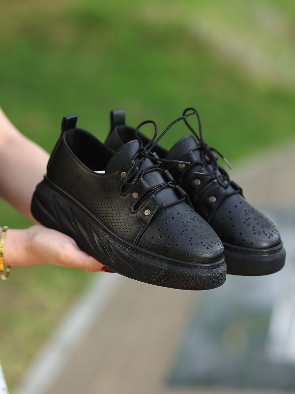 Down Siyah Cilt Bağcıklı Spor Ayakkabı