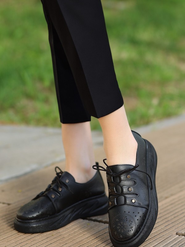 Down Siyah Cilt Bağcıklı Spor Ayakkabı