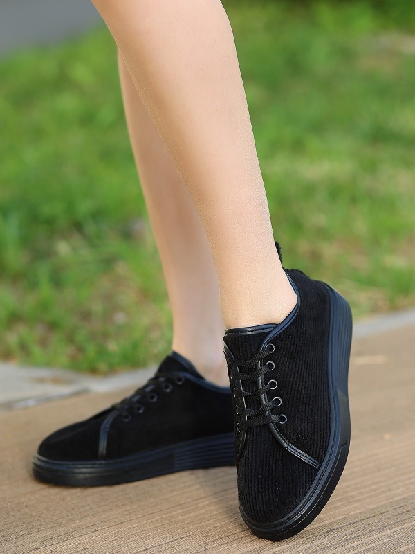 Aprel Siyah Kadife Bağcıklı Spor Ayakkabı Aprel Siyah Kadife Bağcıklı Spor Ayakkabı