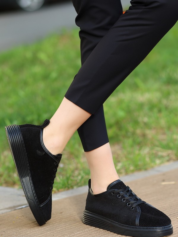 Aprel Siyah Kadife Bağcıklı Spor Ayakkabı Aprel Siyah Kadife Bağcıklı Spor Ayakkabı