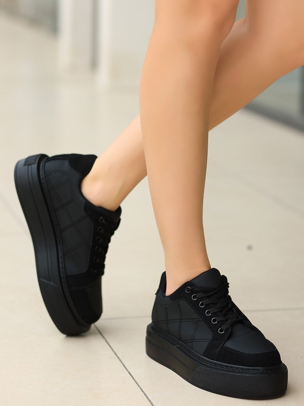 Julya Siyah Cilt Süet Detaylı Bağcıklı Spor Ayakkabı Julya Siyah Cilt Süet Detaylı Bağcıklı Spor Ayakkabı