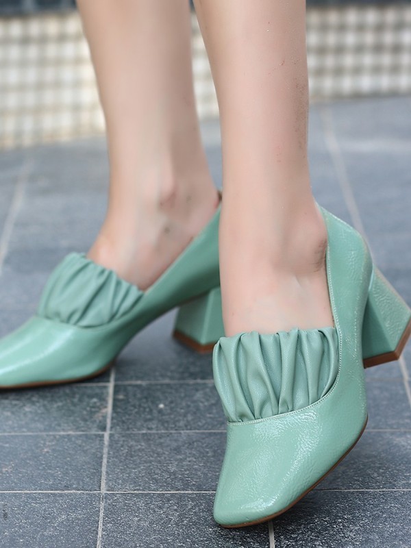 Ketan Yeşil Rugan Topuklu Ayakkabı