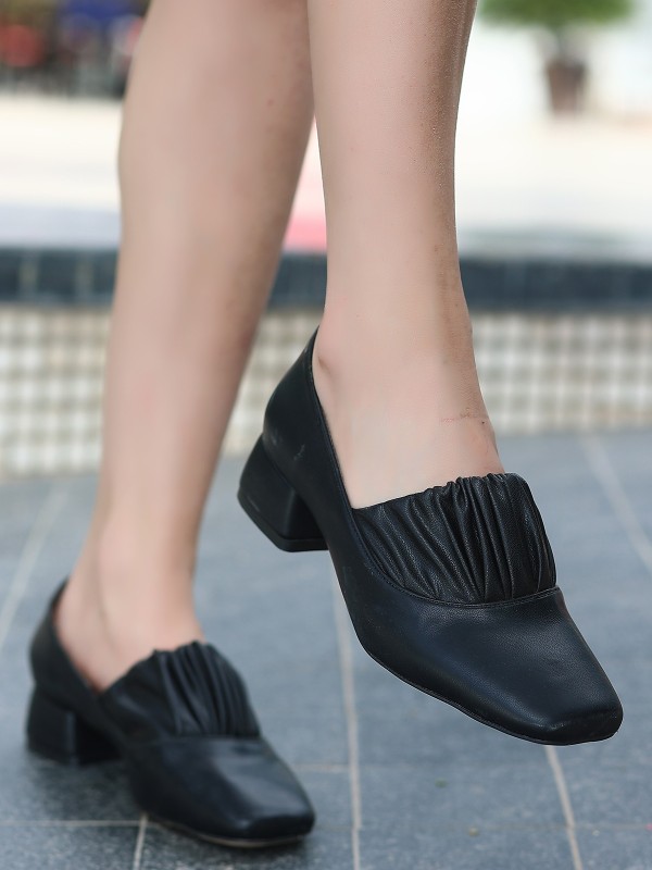 Wetla Siyah Cilt Topuklu Ayakkabı