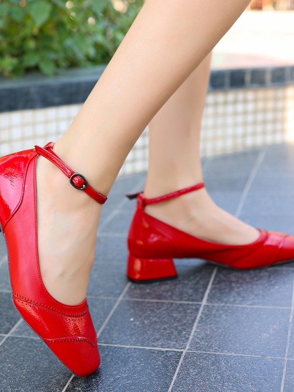 Yanne Kırmızı Cilt Topuklu Ayakkabı