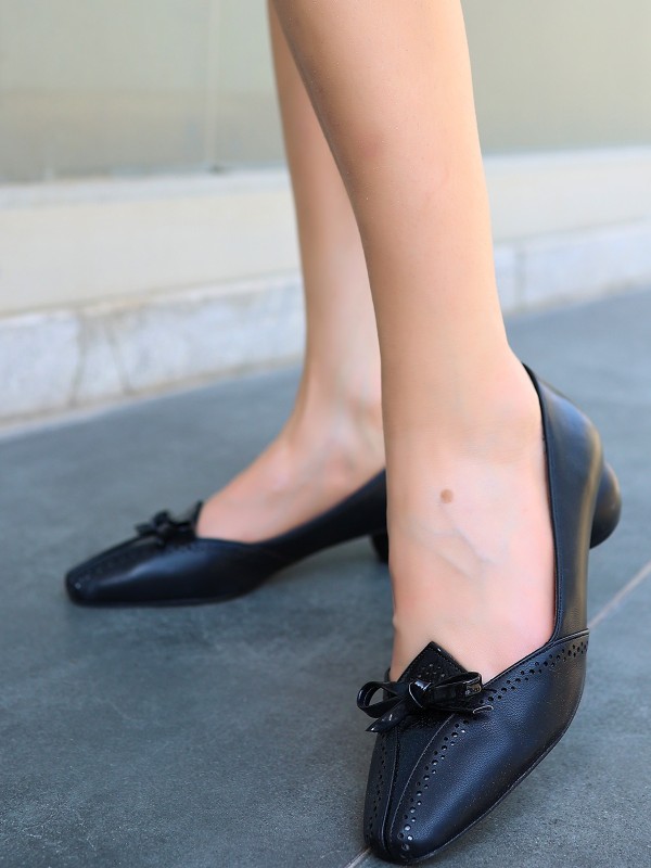 Yuol Siyah Cilt Topuklu Ayakkabı