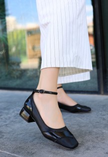 Yanne Siyah Cilt Topuklu Ayakkabı Yanne Siyah Cilt Topuklu Ayakkabı