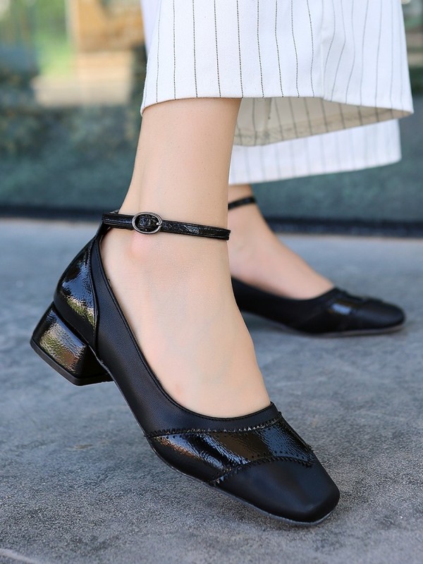 Yanne Siyah Cilt Topuklu Ayakkabı